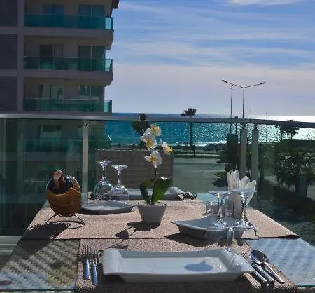Ela App Beach Apartmán *